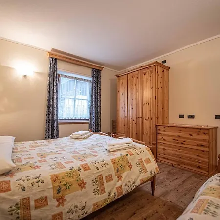 Family House Amalia Myholidaylivigno