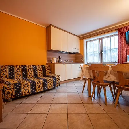Family House Amalia Myholidaylivigno *